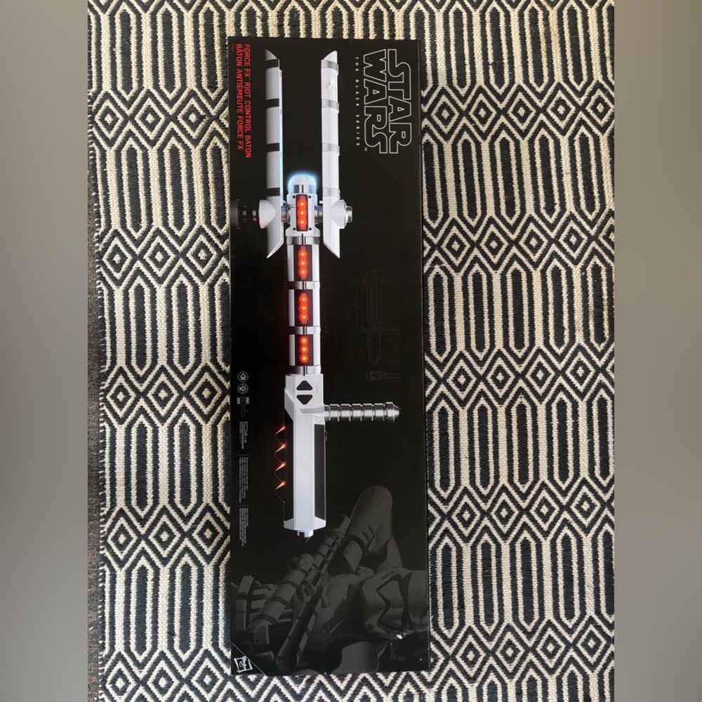 Star Wars Black Series Force FX 1:1 Z6 Riot Control Baton W/Lights & Sounds NEW